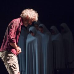 Il dubbio si fa corpo e parola nella performance “Kristo” al Teatro Verga di Catania